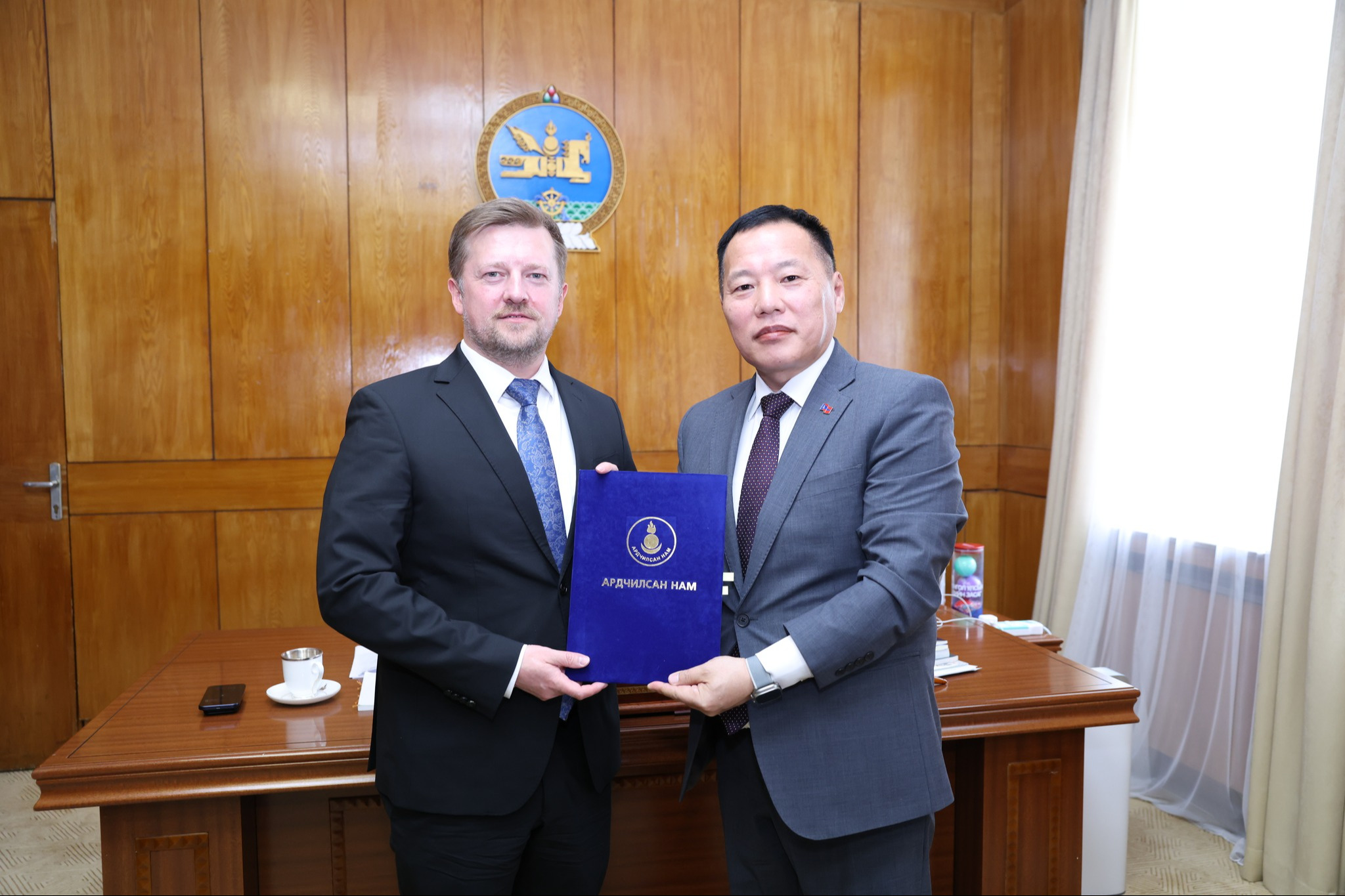 Монгол дахь КАС Ардчилсан намын дэргэдэх “Гэрэгэ” бодлого судалгааны хүрээлэнтэй албан ёсны хамтын ажиллагаа эхлүүллээ